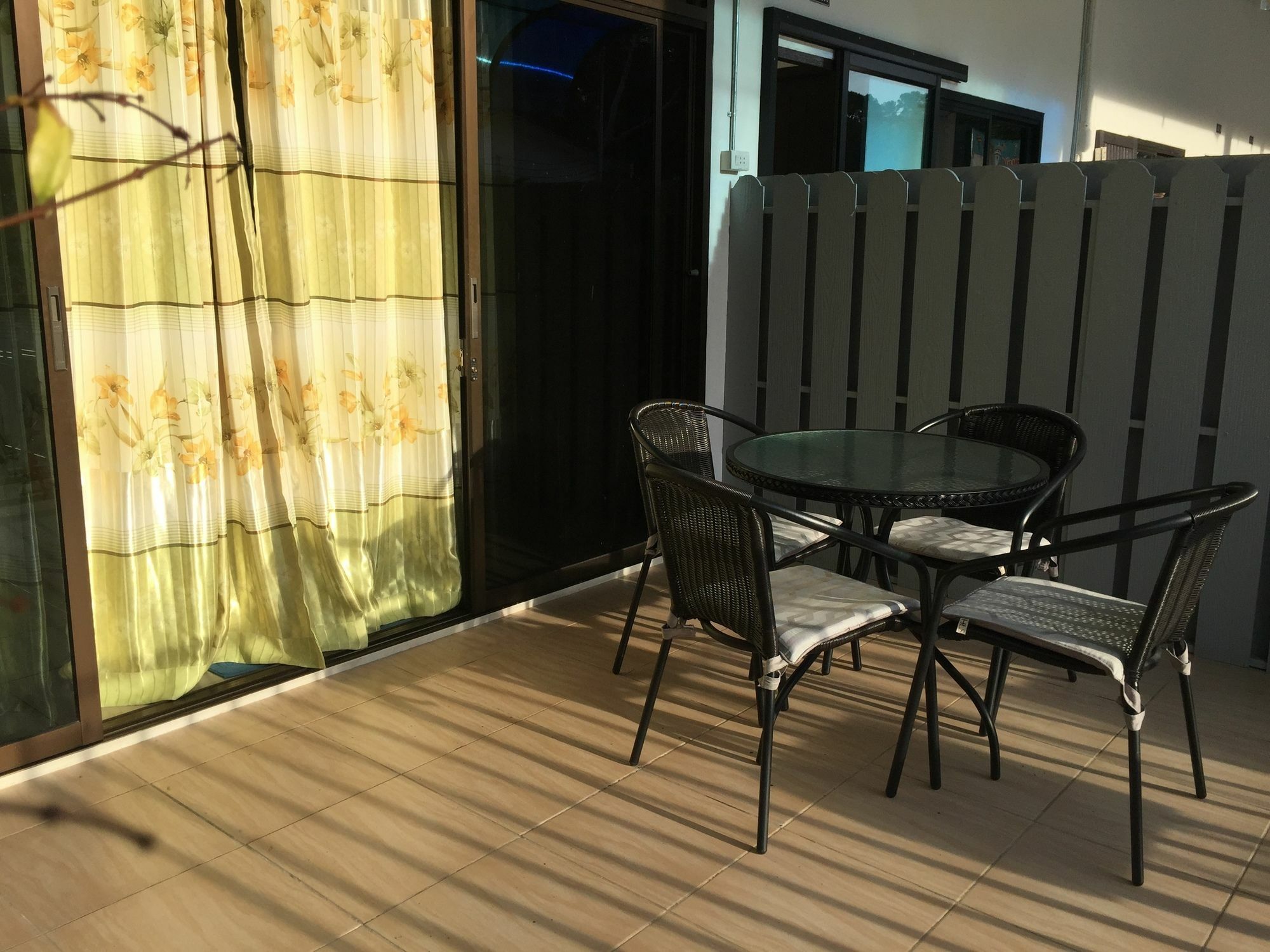 Baan Aomsub Hotel Szamed-sziget Kültér fotó